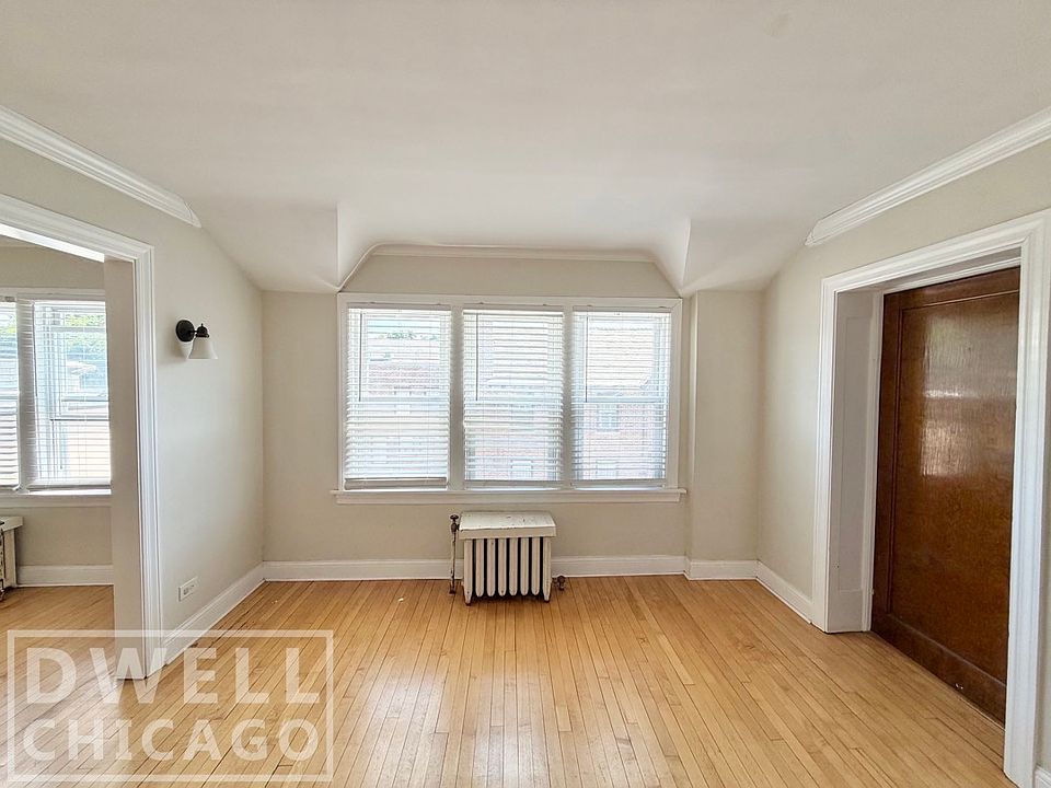 1st image of 731-33 Elm St #302