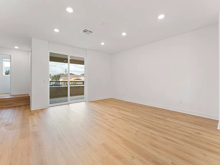 1606 S Marengo Ave #1606 — Photo 4