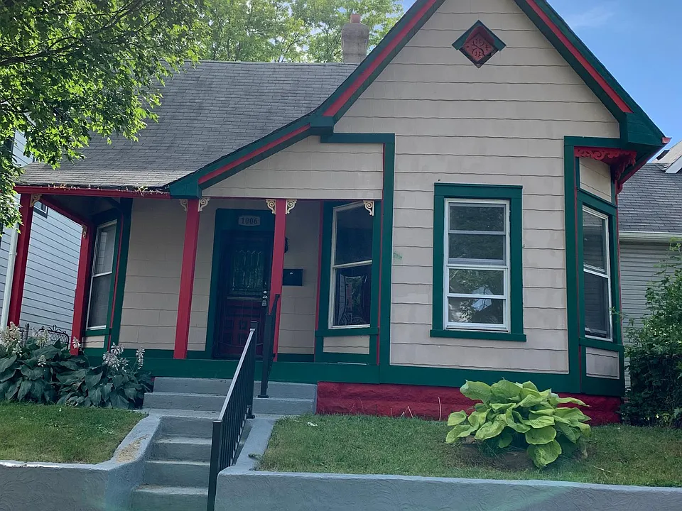 1006 Harlan St