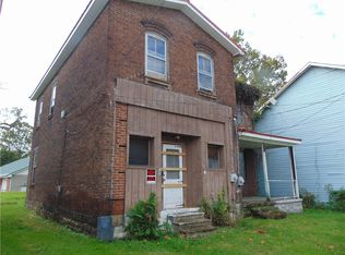 37 Railroad St, Dunbar, PA 15431