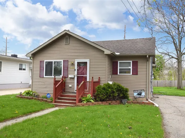 4301 Pengelly Rd, Flint, MI 48507