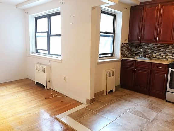 2nd image of 2514 31st Ave #3C