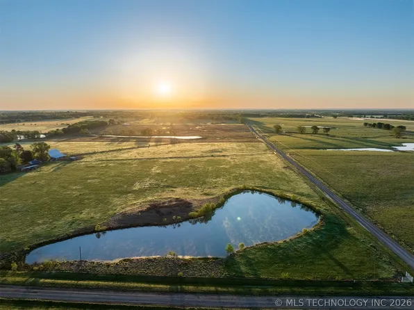 2 N 300th Rd, Okmulgee, OK 74447