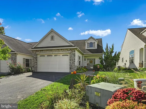 16 Pfautz Cir, Elizabethtown, PA 17022