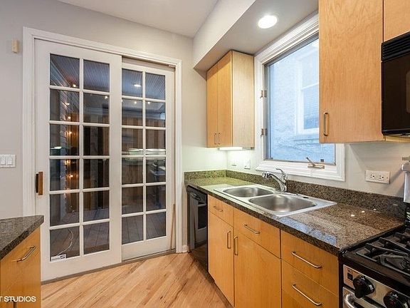 5th image of 2140 N Winchester Ave APT 9