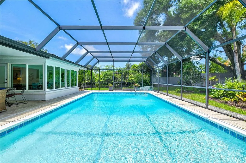 4 bed, 3.0 bath, 1928 sqft, $9,500 — Photo 3