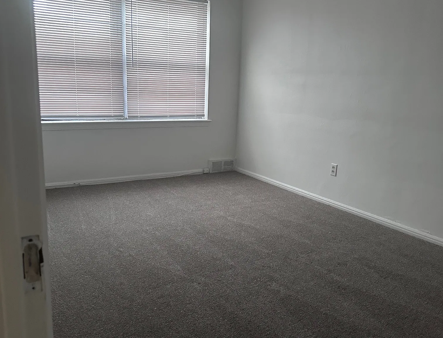 2 bed, 944 sqft, $1,000 — Photo 3