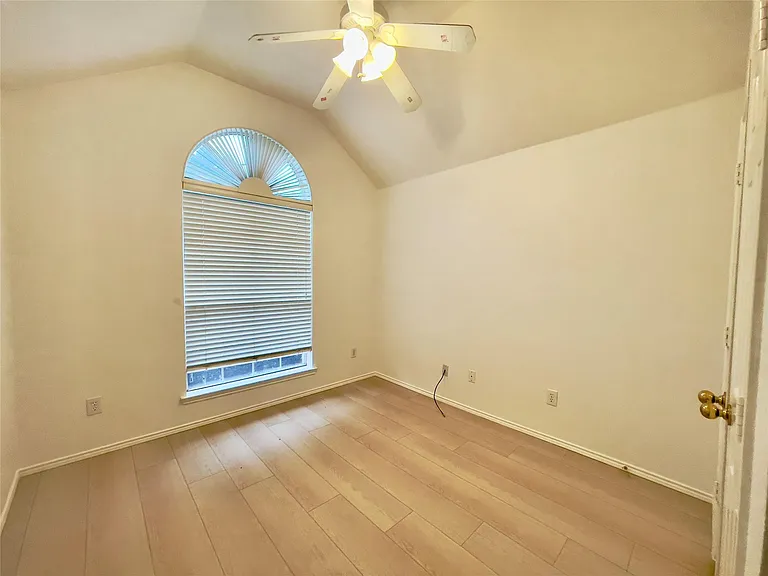 11002 Tree Shadow Ln — Photo 14