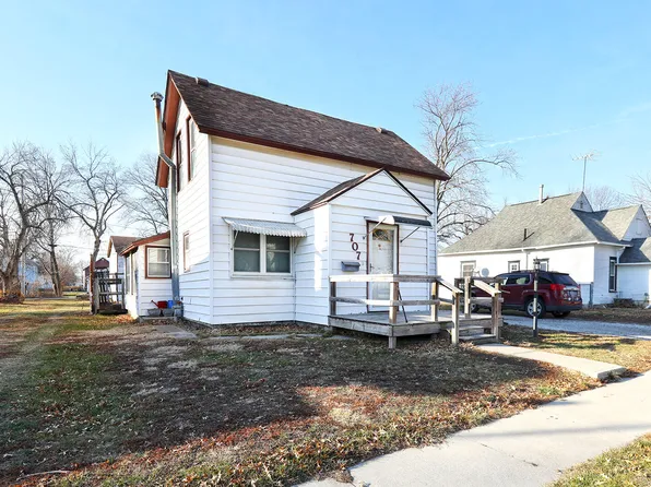 707 5th St, Perry, IA 50220