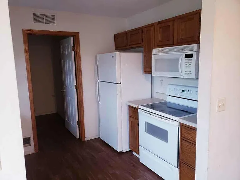 4457 S Dodge Ave — Photo 3