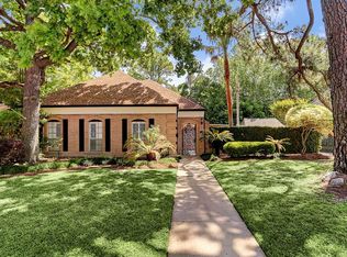 2203 Briarpark Dr, Houston, TX 77042