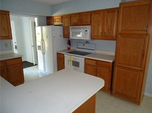 3rd image of 2230 Coronada Way S