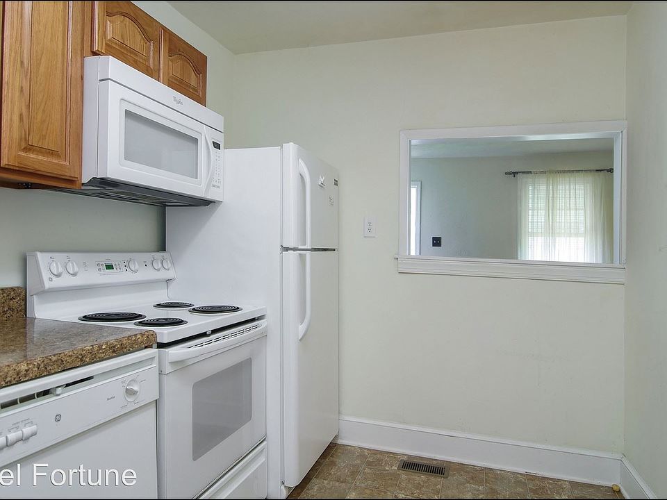 1st image of 633 Sterling St