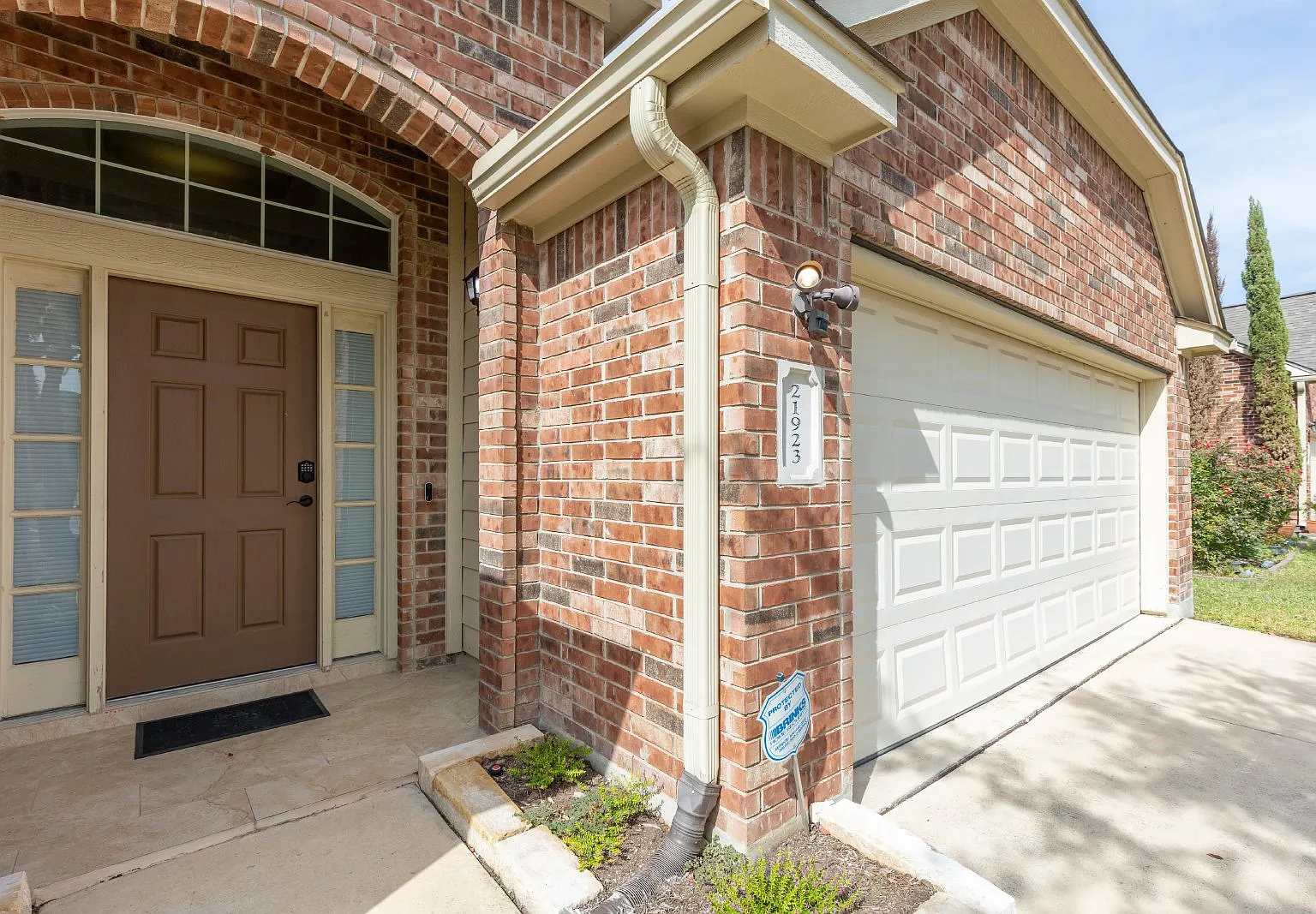 3 bed, 2.0 bath, 2267 sqft, $2,495 — Photo 4
