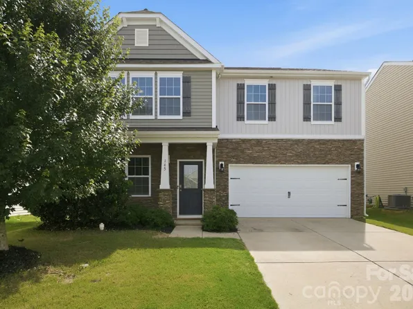 145 N Cromwell Dr, Mooresville, NC 28115