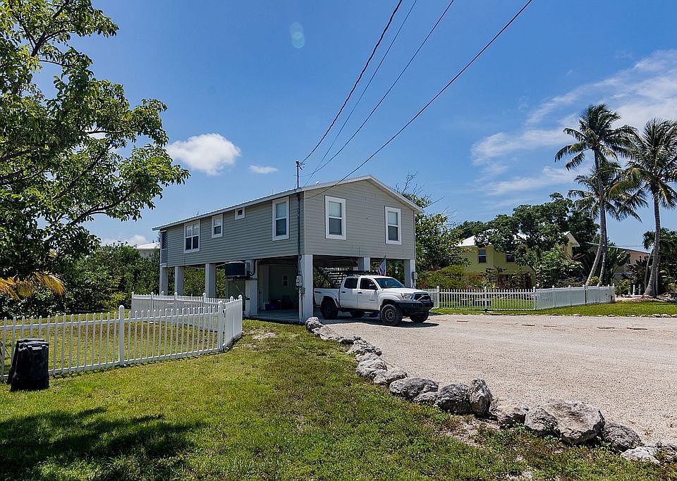 1st image of 373 Lesrohde Dr