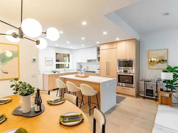 2050 Glenaire Dr #140, North Vancouver, BC V7P 1Y3