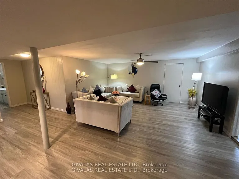 94 Pleasant View Dr #LOWER — Photo 3