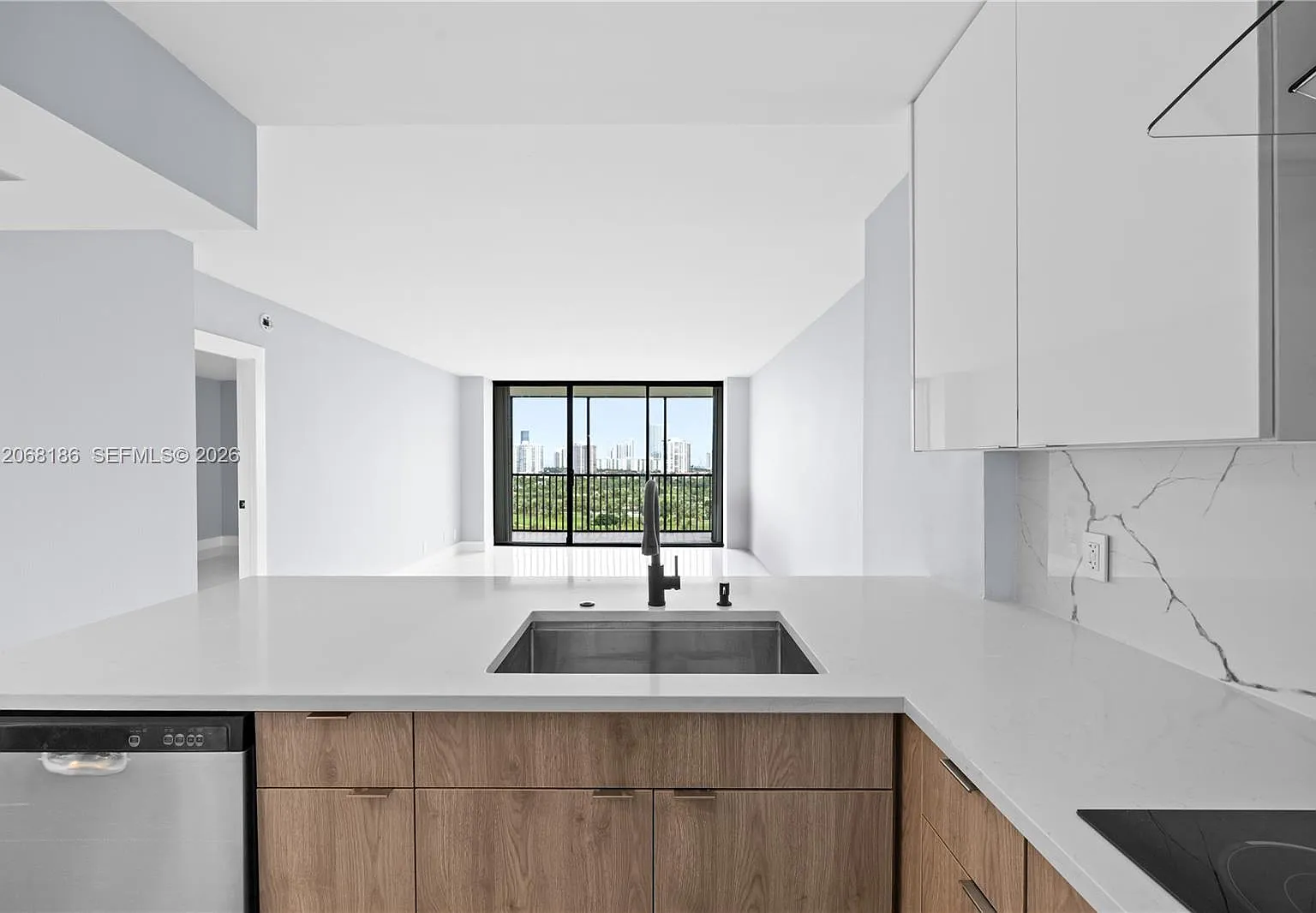 Coronado Condo- Tower Ii — Photo 2