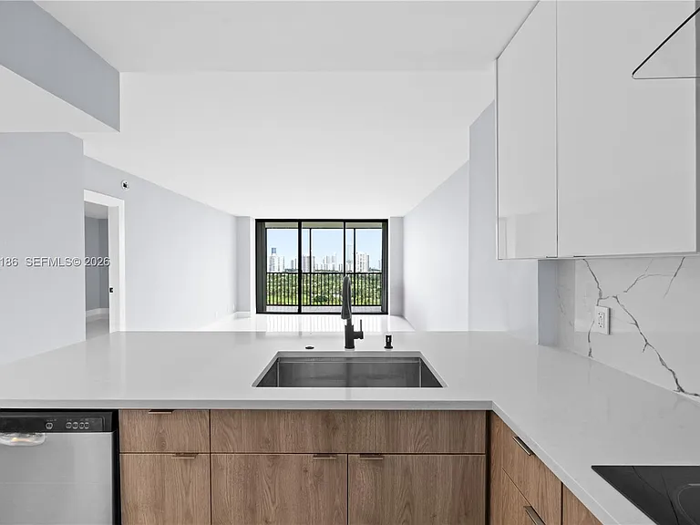 20335 N Country Club Dr #1905 — Photo 2