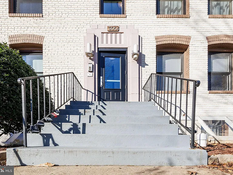 300 Oklahoma Ave NE #101 — Photo 20