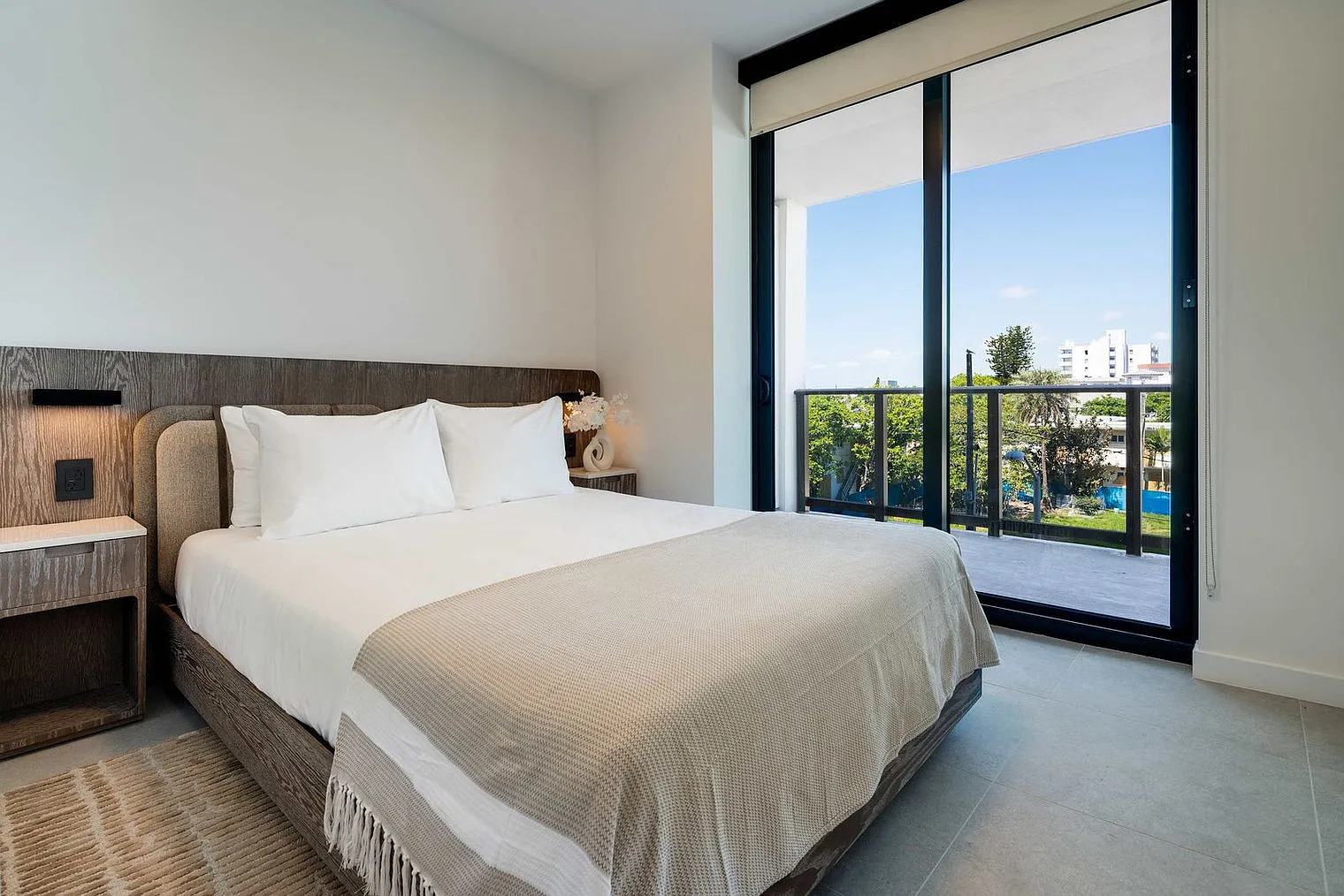 1 bed, 1.0 bath, $4,052 — Photo 3