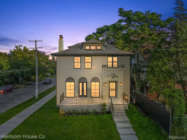 3203 Glendale St, Detroit, MI 48238