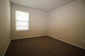 323 Pecos Dr — Photo 17