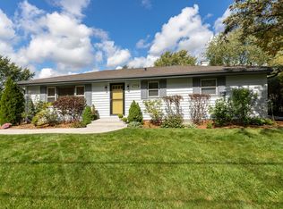 3946 Kenwood Ave, Gurnee, IL 60031