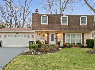 1735 Fender Rd, Naperville, IL