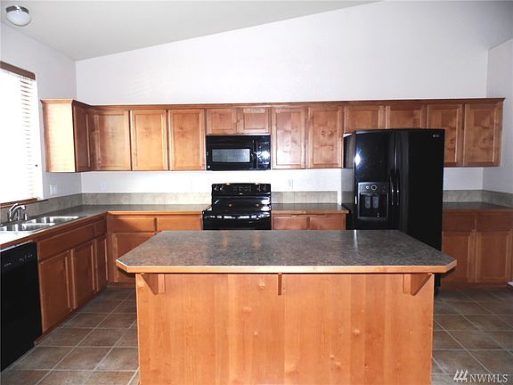 3rd image of 9027 Thea Rose Ave SE