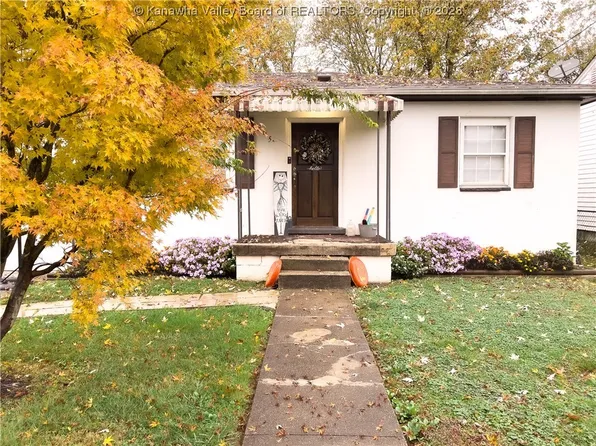 205 Center St, Poca, WV 25159