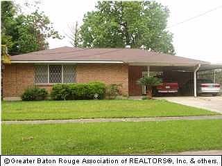 Home sits on Corner Lot