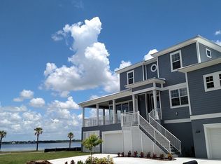 315 24th St NE, Bradenton, FL 34208