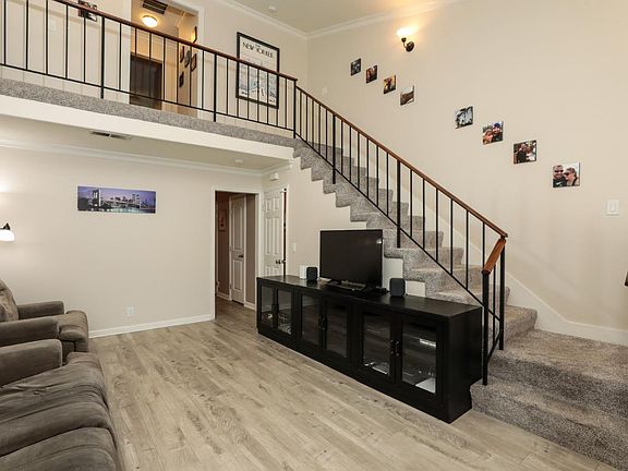 4th image of 130 Baroni Ave APT 8