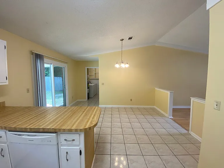 3235 Auburn Pkwy — Photo 7