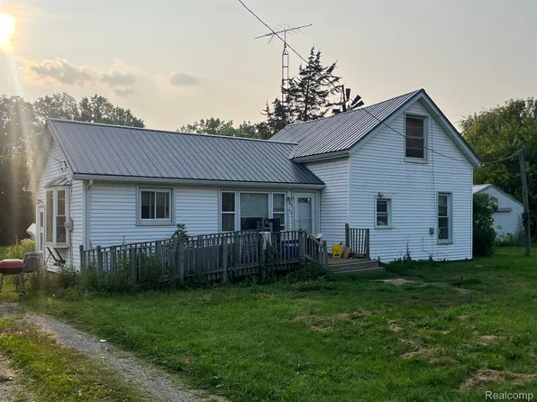10505 Tabbert Rd, Riga, MI 49276