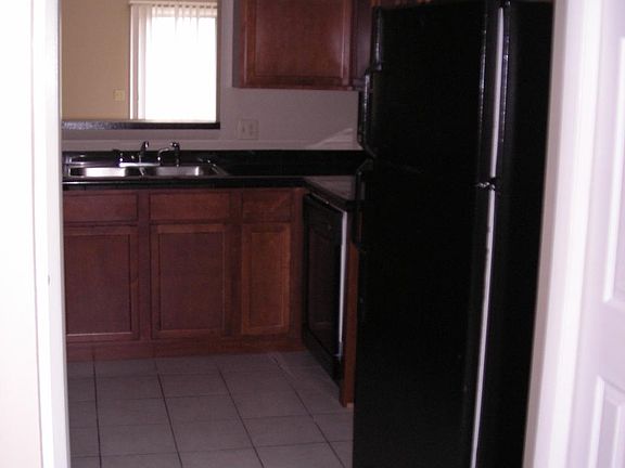2nd image of 19 Sandalwood Ct