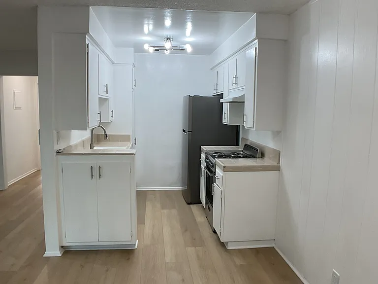 6561 Fulton Ave #5 — Photo 6