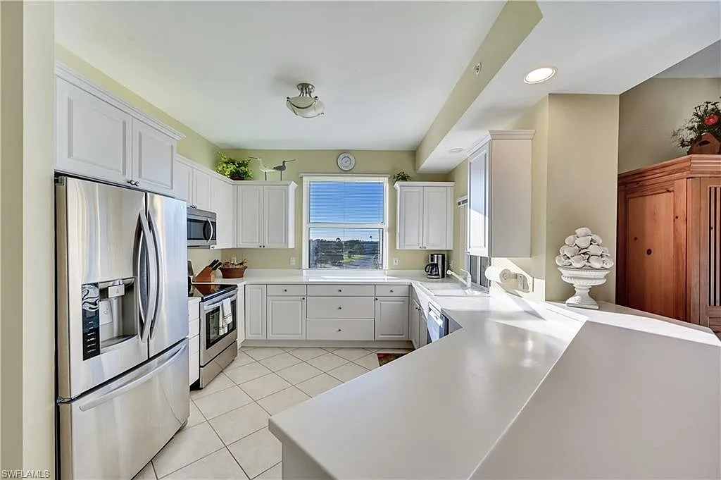 3 bed, 3.0 bath, 2035 sqft, $14,500 — Photo 1