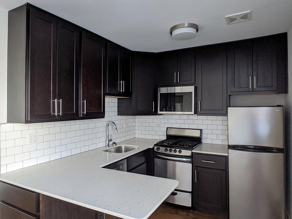 1st image of 526 W Oakdale Ave #510RA