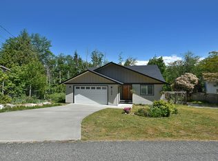 7808 Eagle Dr, Sunshine Coast, BC V7Z1A3