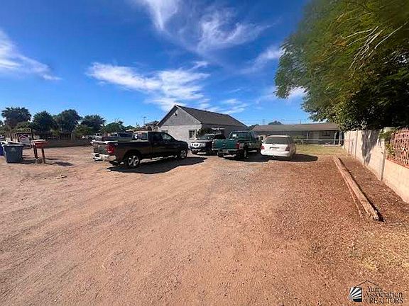 3rd image of 904 S Palm Ave