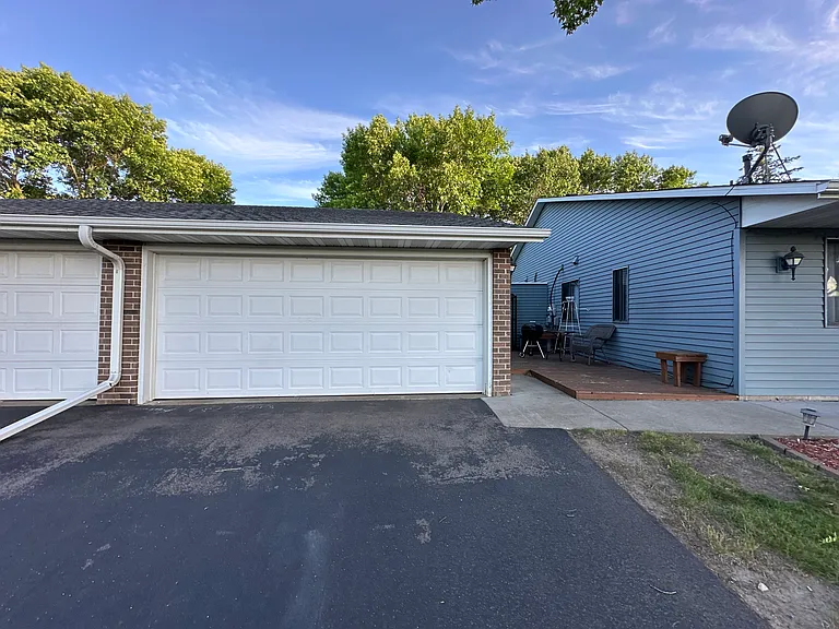 9349 Ranchview Ln N — Photo 2