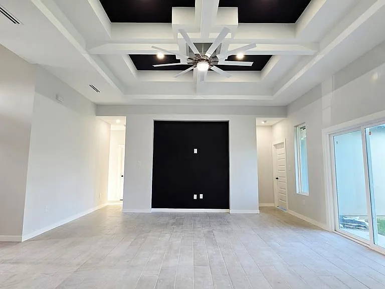 105 Republic Cir — Photo 2