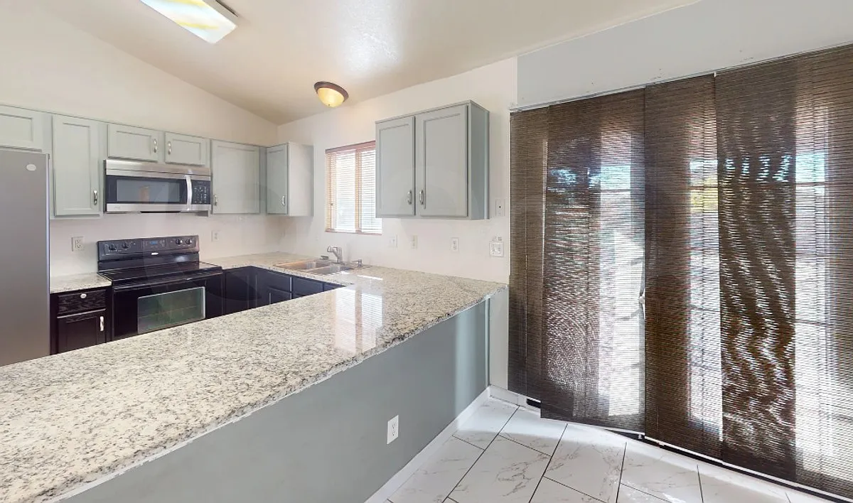 4 bed, 2.0 bath, 1738 sqft, $1,850 — Photo 4