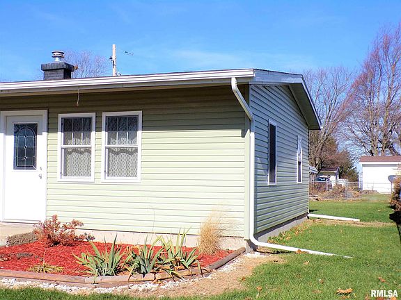 3rd image of 1181 Arcadia Dr