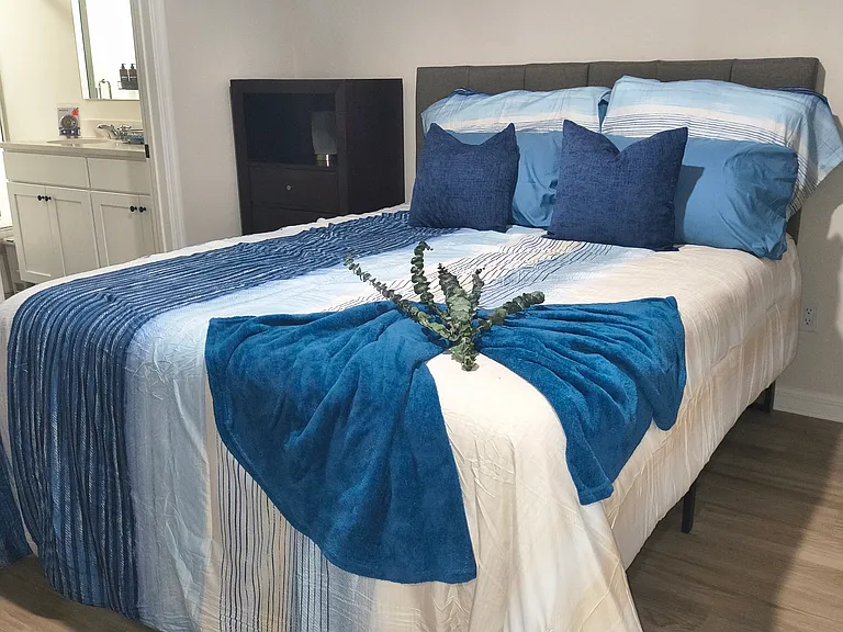 8 Unique Ct #B — Photo 29