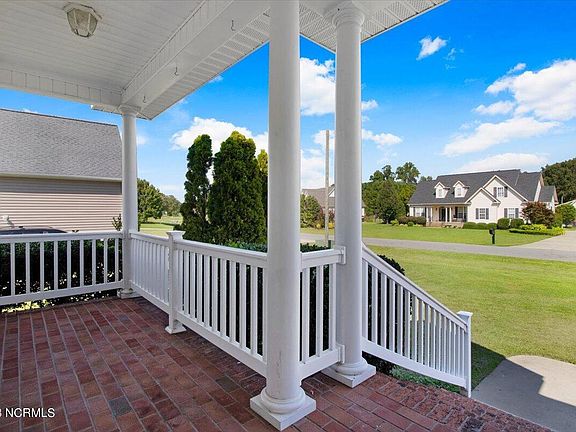 4th image of 203 Maddux Drive