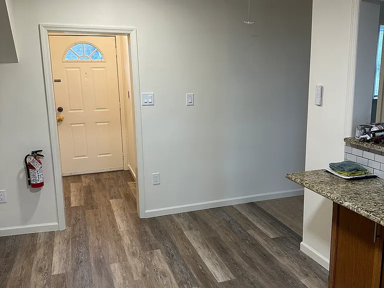672 Lincoln Ave — Photo 6